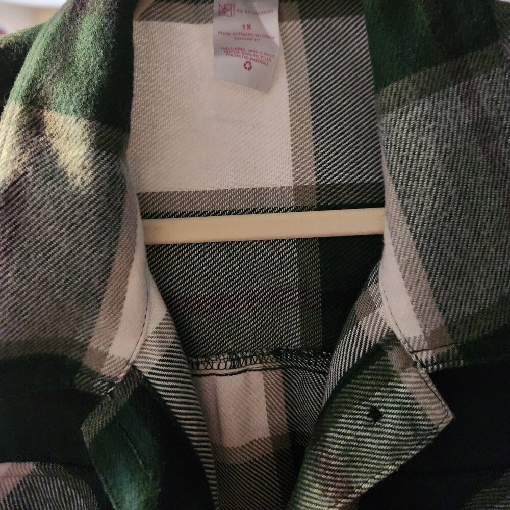 Shacket - Picture 3 of 3